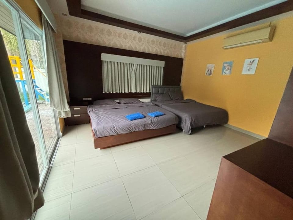 Gmob Pool Villa Resort Villa in Pattaya City