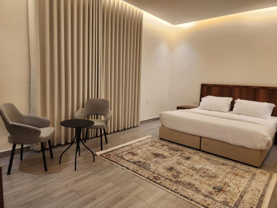 Photo of the whole room, Bedroom, furniture