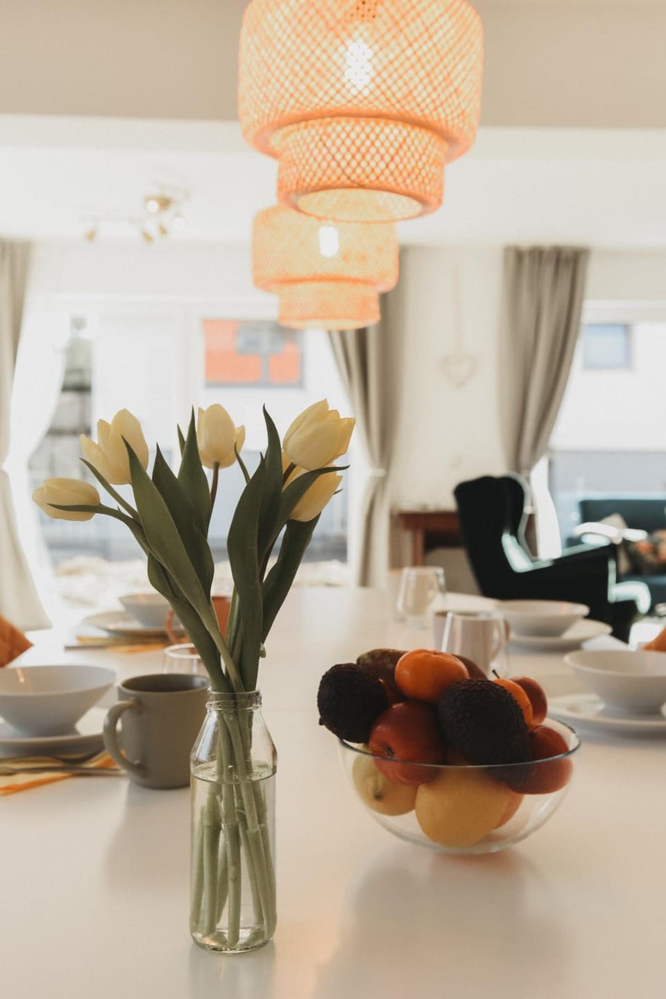Day, Living room, Decorative detail, Dining area