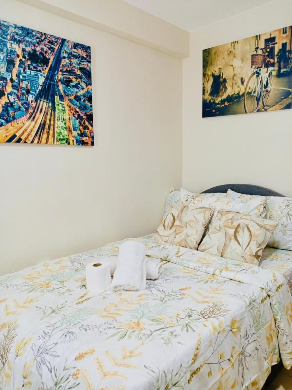 Bed, Decorative detail, Bedroom
