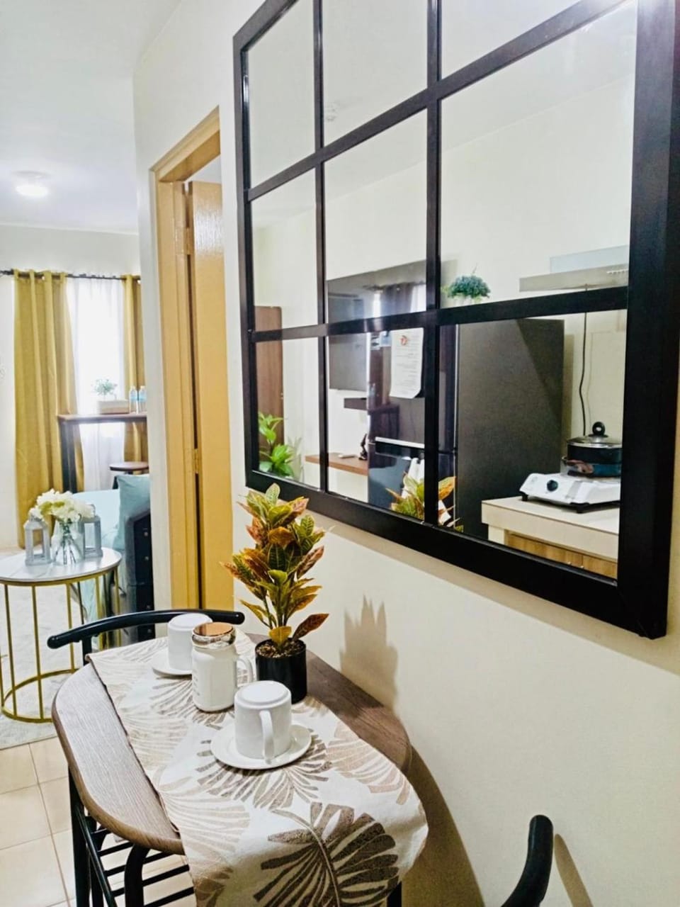 Restaurant/places to eat, Seating area