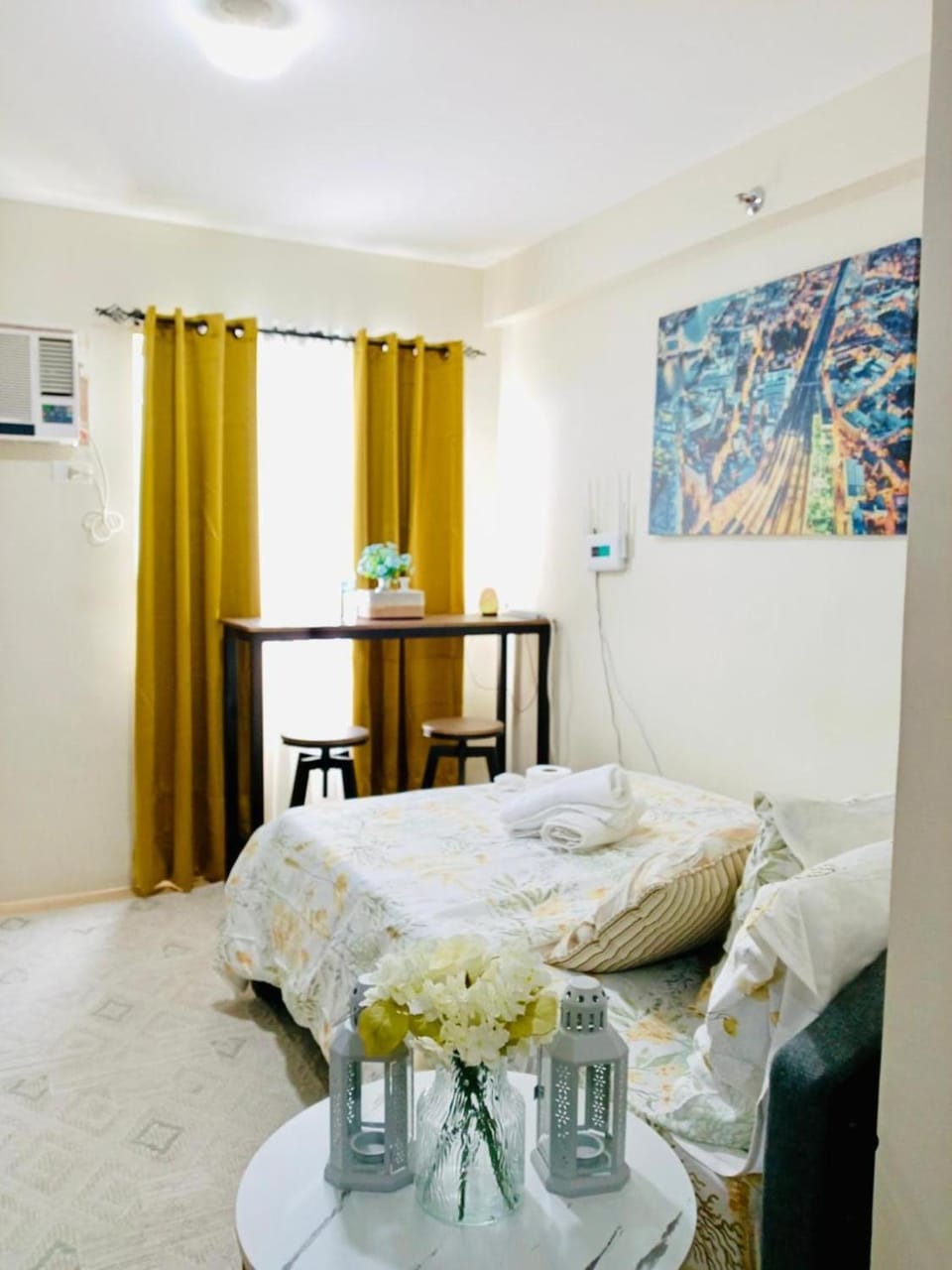 Bed, Decorative detail, Bedroom