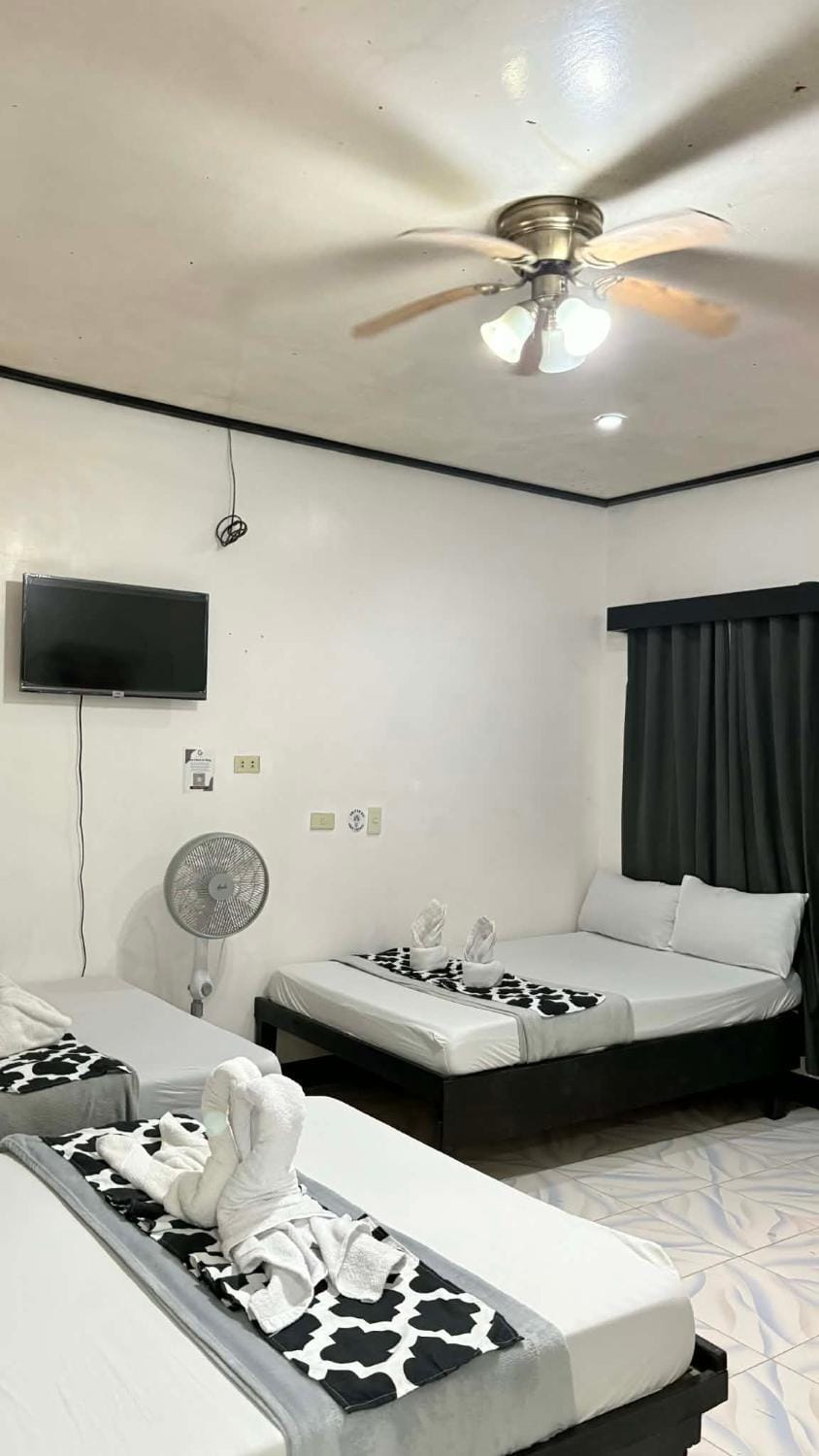 Mia's Suites Inn in El Nido
