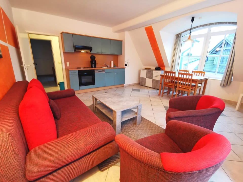 Kitchen or kitchenette, Living room, Seating area, Dining area