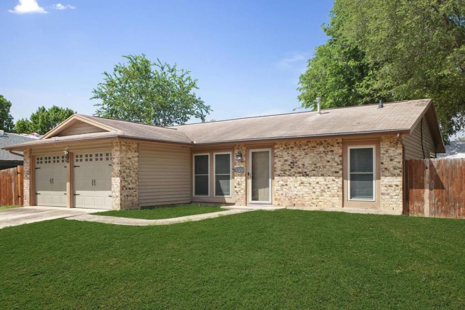 Cozy 3BR Home Family-Friendly Near Attractions House in San Antonio