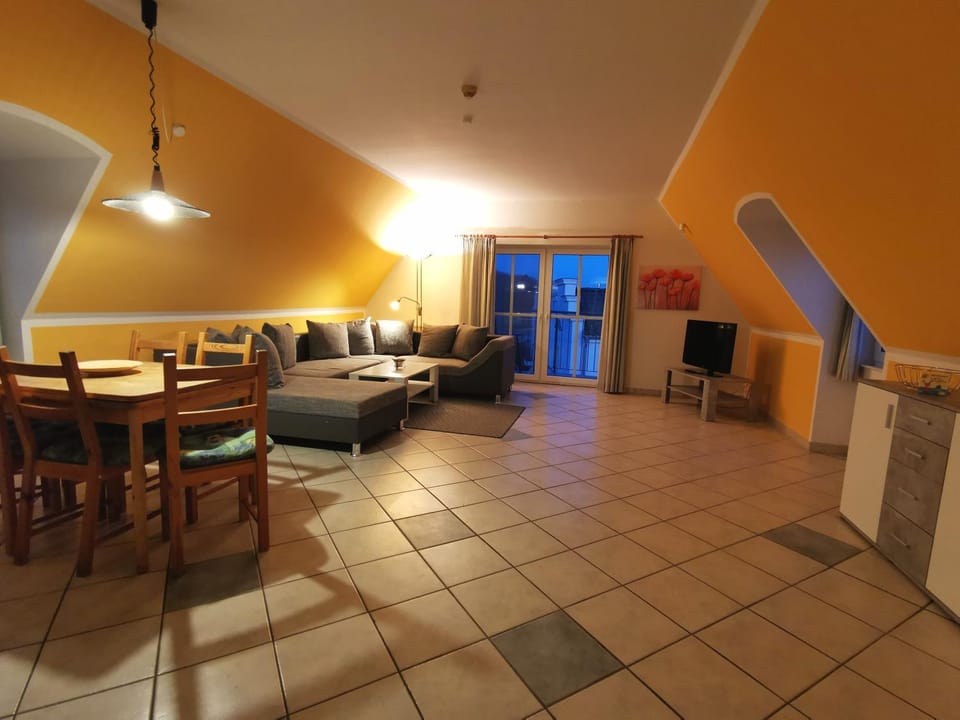 Balcony/Terrace, Living room, Seating area, Dining area