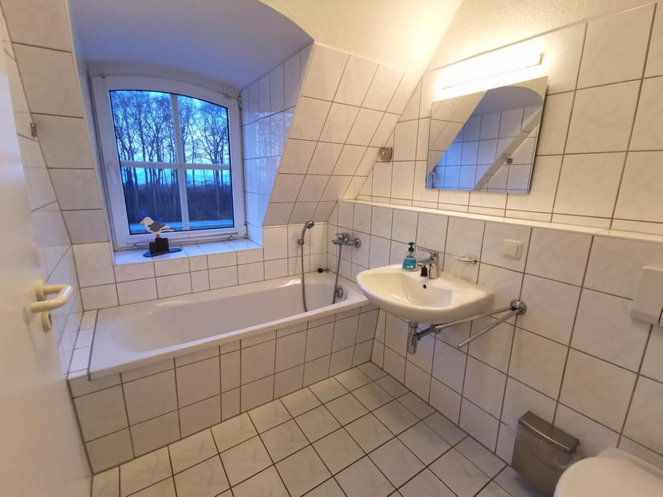 Bathroom, Bath