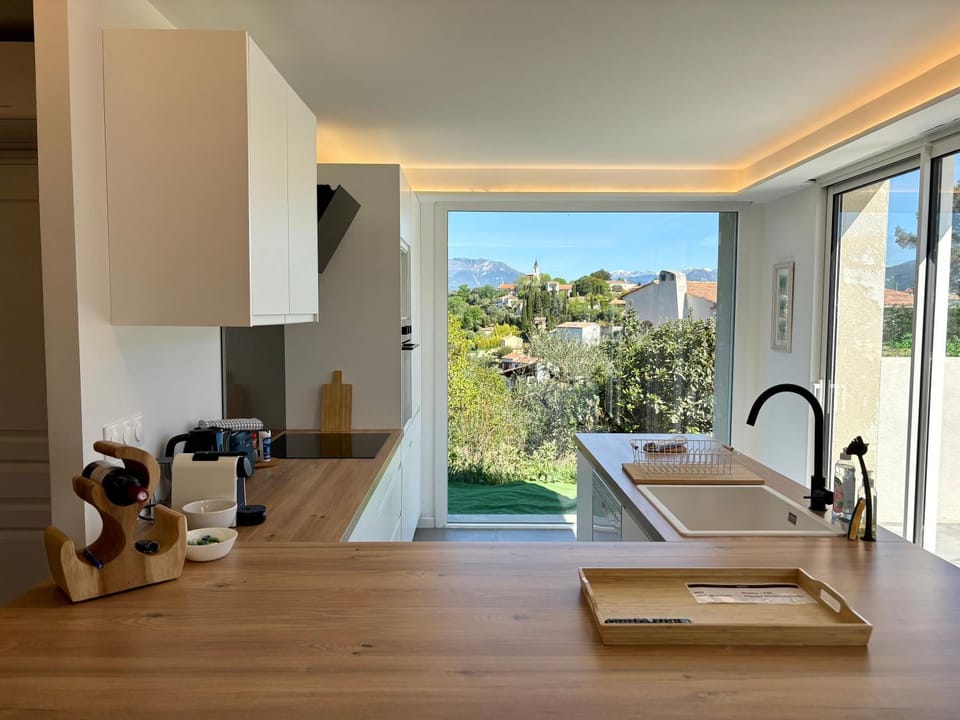 Modern Villa - Mountain Views - Terrace Villa in Nice