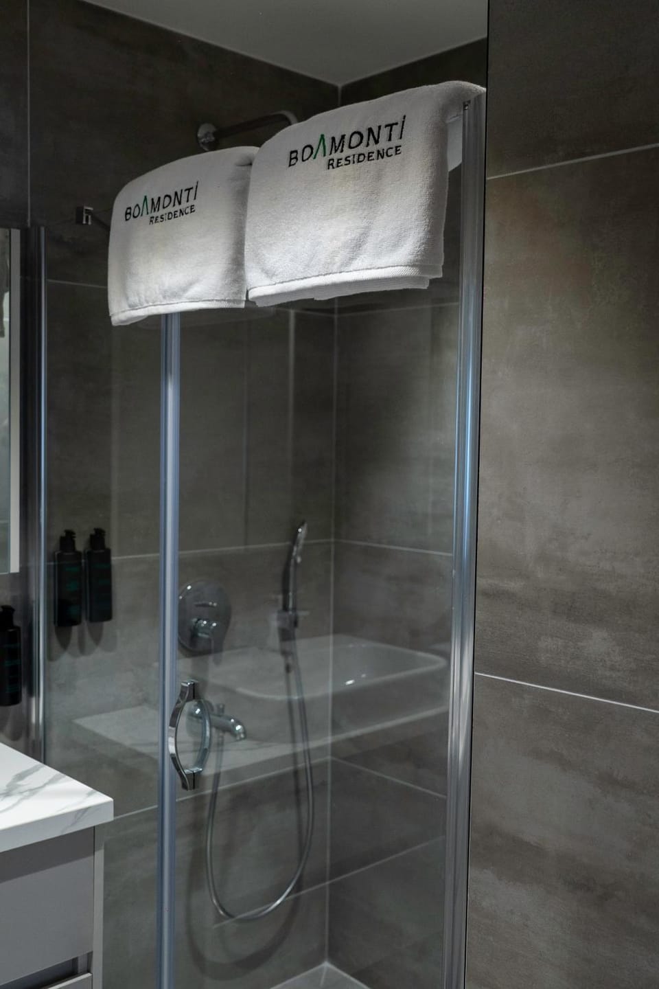 Shower, Bathroom, towels