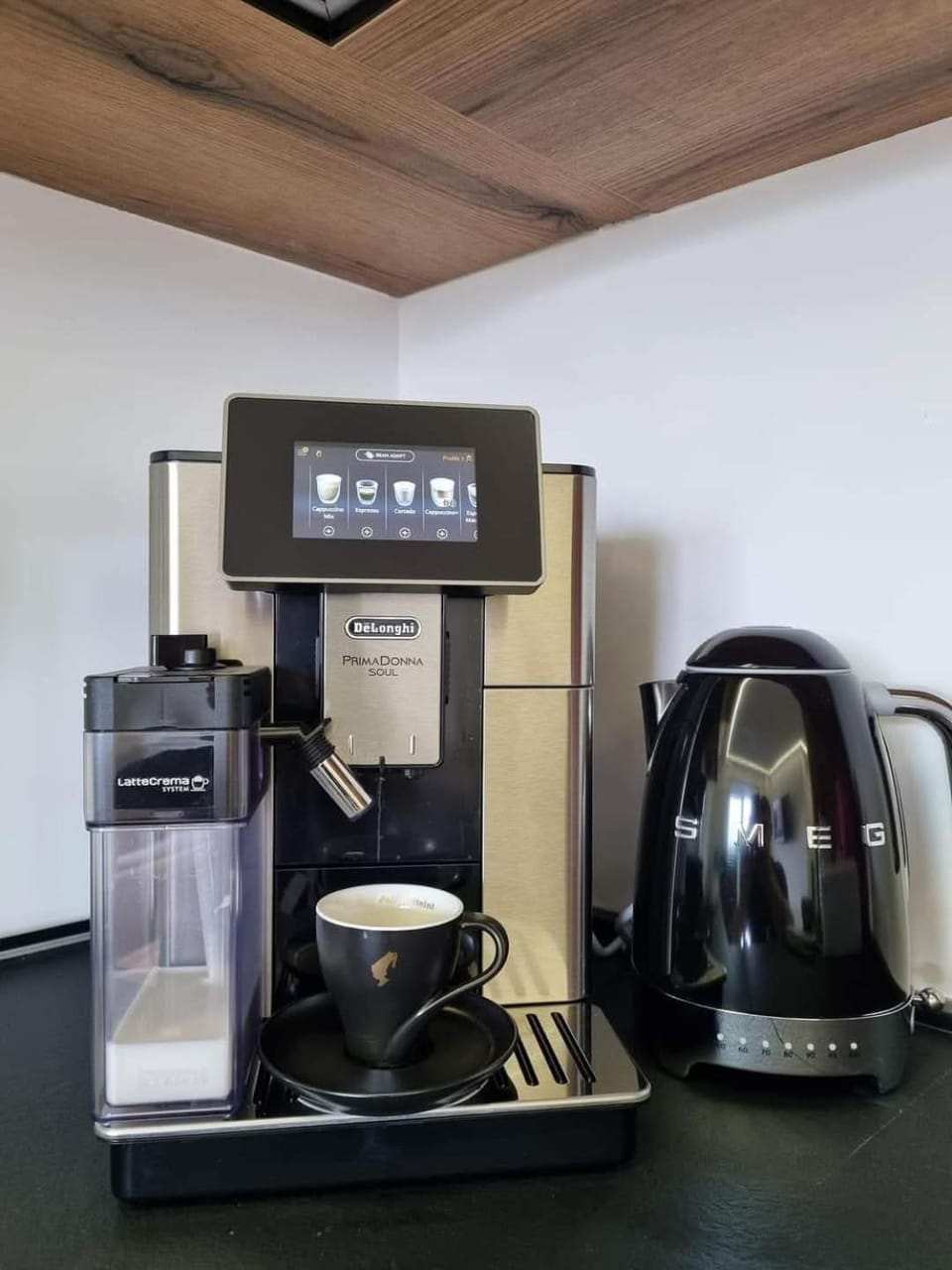 Coffee/tea facilities, kitchen