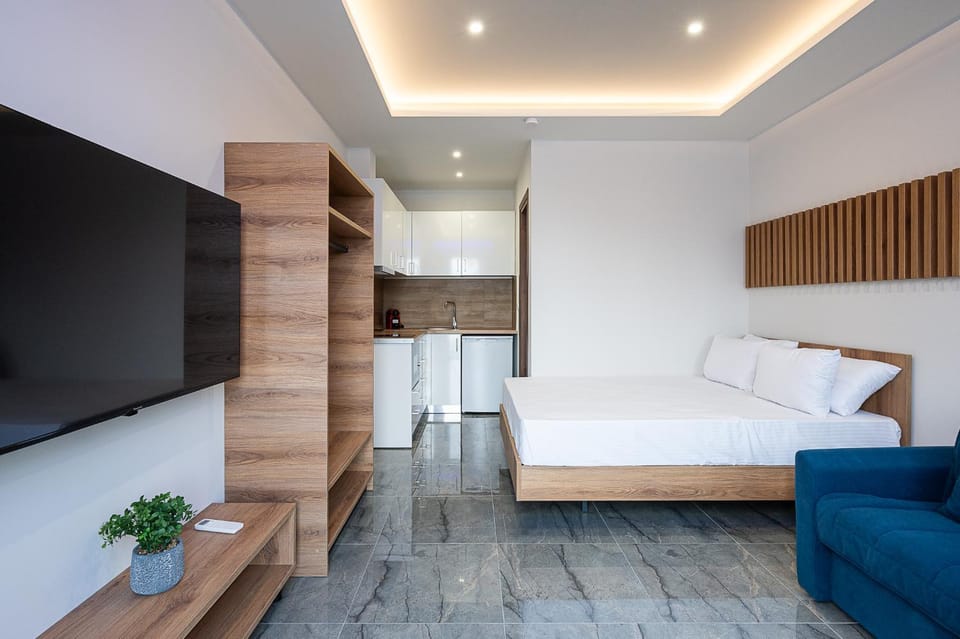 Bed, TV and multimedia, Living room, Photo of the whole room, Sea view, Family, wardrobe, kitchen