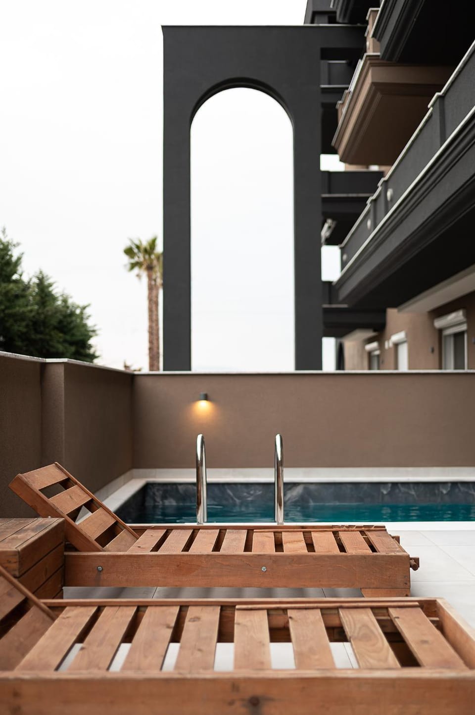 View (from property/room), Balcony/Terrace, Pool view, Swimming pool, sunbed