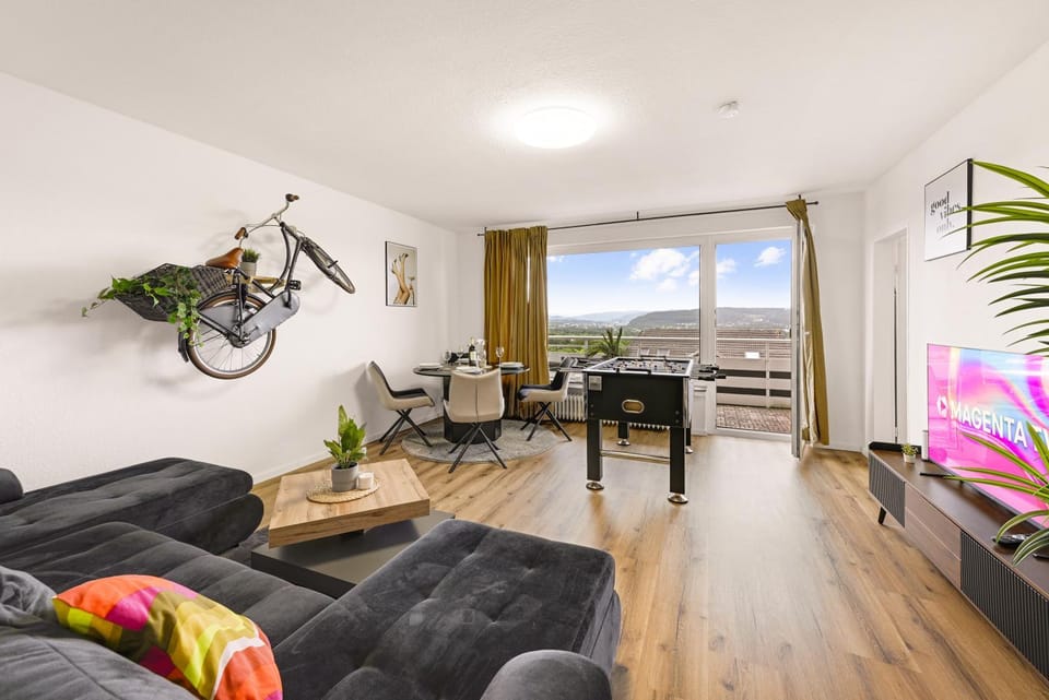 Natural landscape, TV and multimedia, Living room, Seating area, Mountain view
