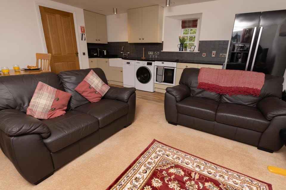 Kitchen or kitchenette, Living room, Seating area