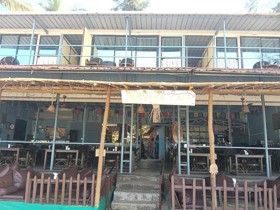 Property building, Restaurant/places to eat, Sea view