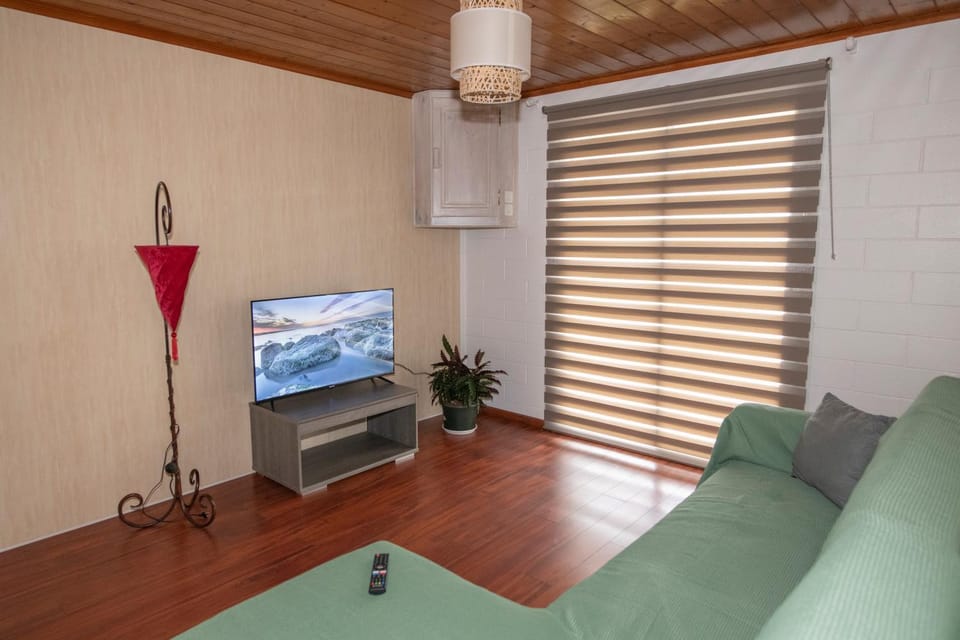 Communal lounge/ TV room, TV and multimedia, Living room