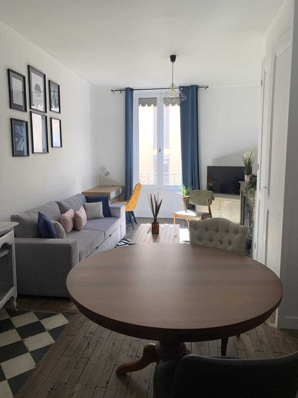 Seating area, Dining area