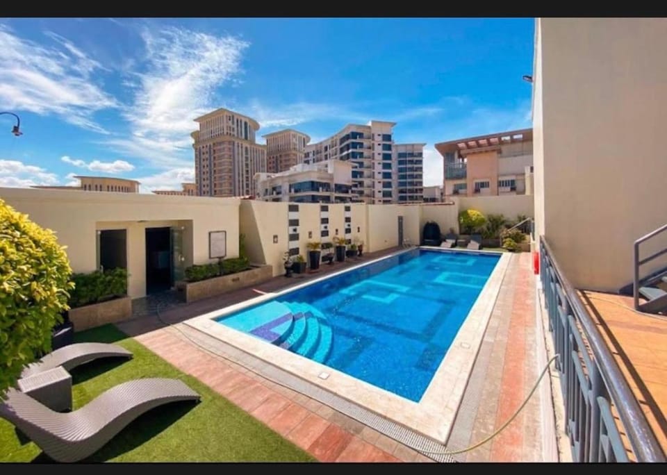 Casa Ysabella at Stamford, Mckinley Hill Apartment in Makati