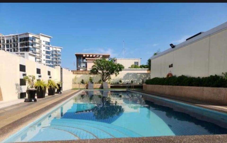 Casa Ysabella at Stamford, Mckinley Hill Apartment in Makati