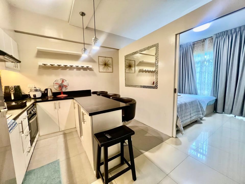 Casa Ysabella at Stamford, Mckinley Hill Apartment in Makati