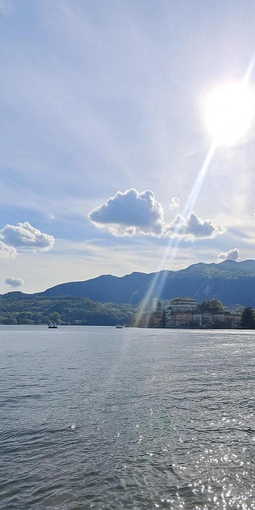 Nearby landmark, Natural landscape, Lake view