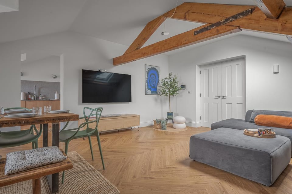 Ford Park House Penthouse Escape Apartment in England