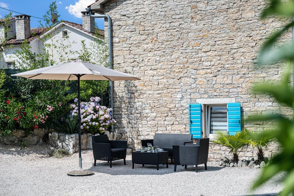 Property building, Garden, Seating area, Garden view