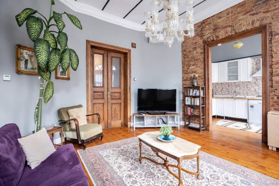 Grand Historic 3BD2Bath Galata Tower Pad! #408 Apartment in Istanbul