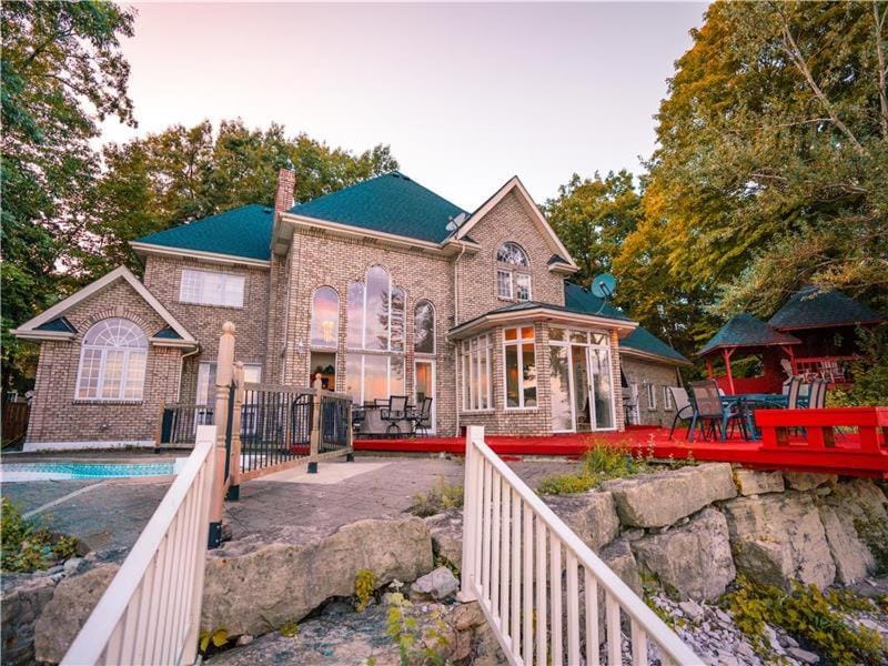 Lakeside Villa across Whisky Run Golf Club Villa in Port Colborne
