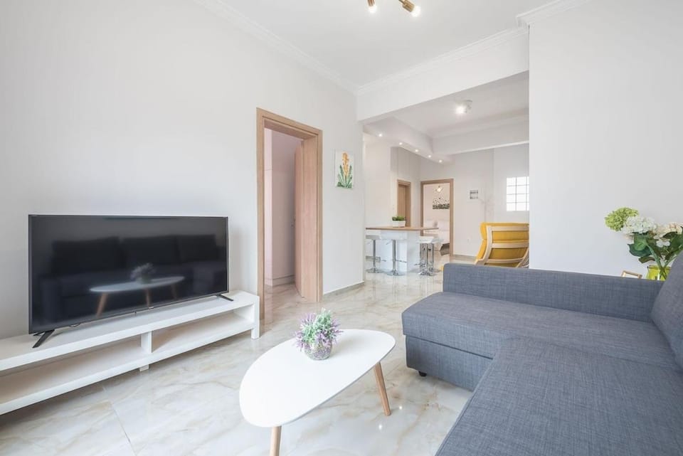 2 bedroom apt at Patisia metro station! Apartment in Athens