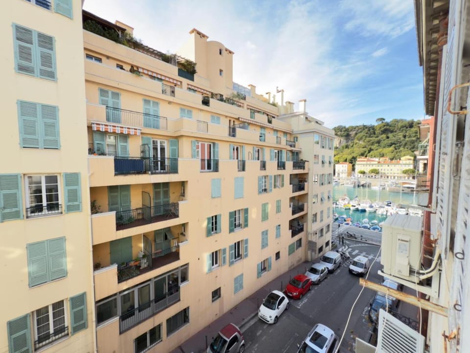 Neighbourhood, Street view