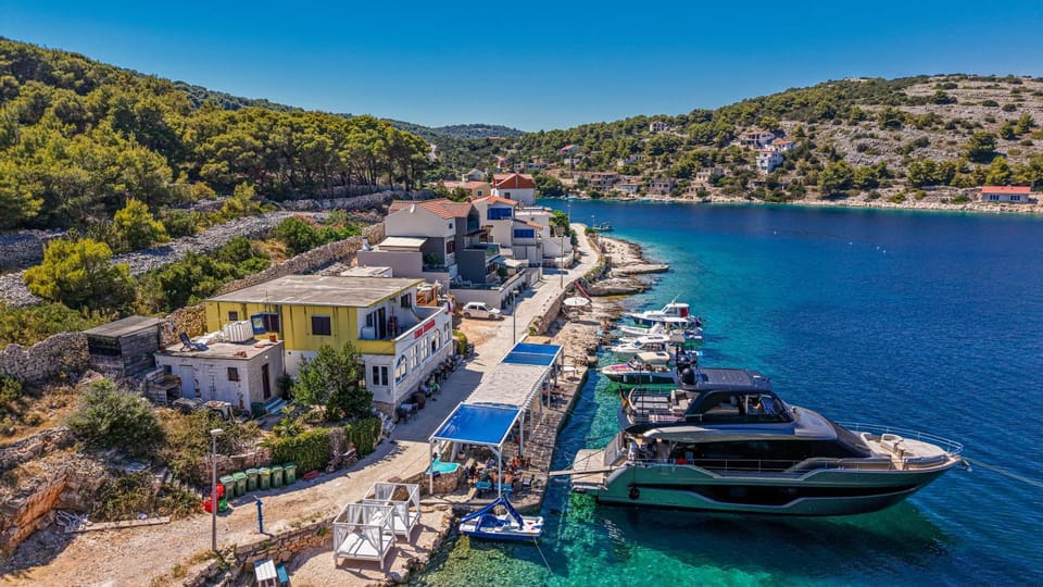Property building, Day, Natural landscape, Activities, Bird's eye view, Sea view