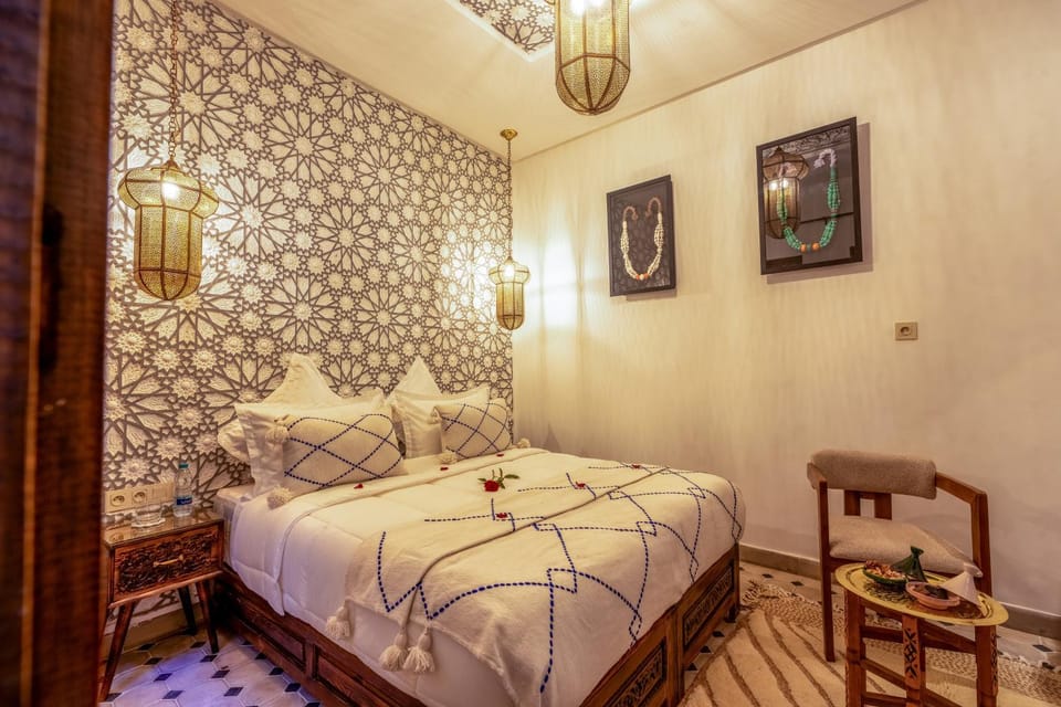 Bed, View (from property/room), Bedroom, Inner courtyard view