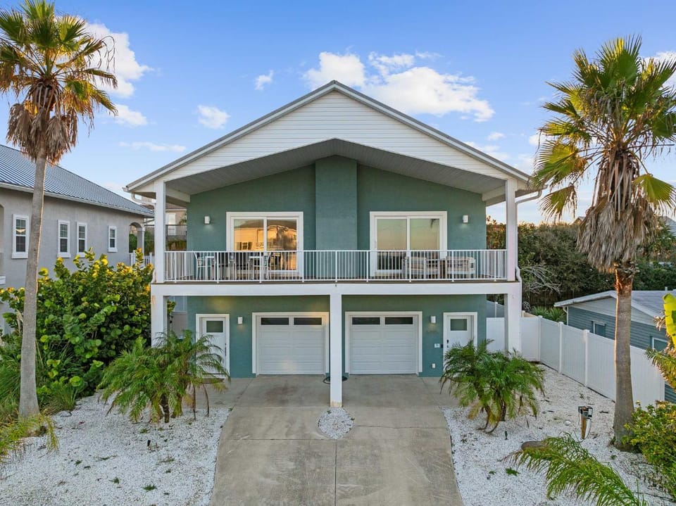 Aqua Vista l Beach Views I Pool Spa House in Butler Beach