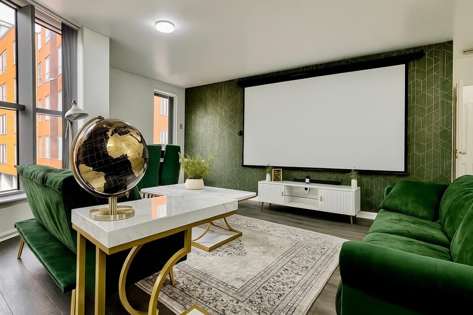 Communal lounge/ TV room, TV and multimedia, Living room