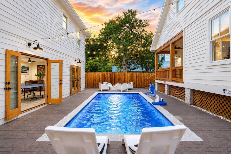The Grand Augustine l Heated Pool l Walk to DNTN House in Saint Augustine