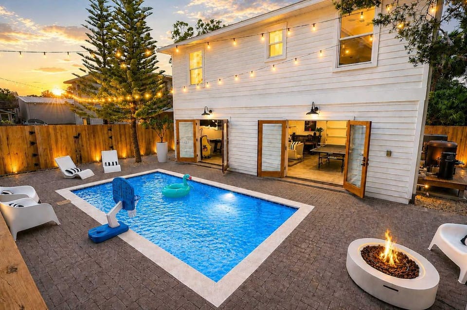 The Grand Augustine l Heated Pool l Walk to DNTN House in Saint Augustine