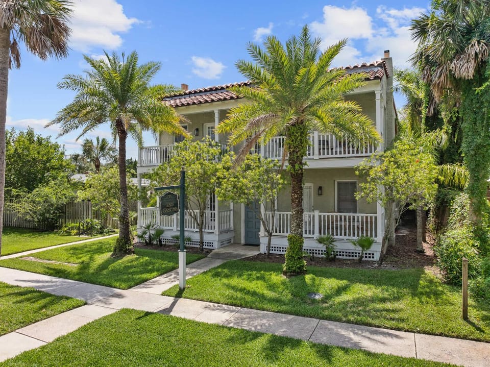 Casita Olas l Walk to DT l Mins to Beach Apartment in Saint Augustine
