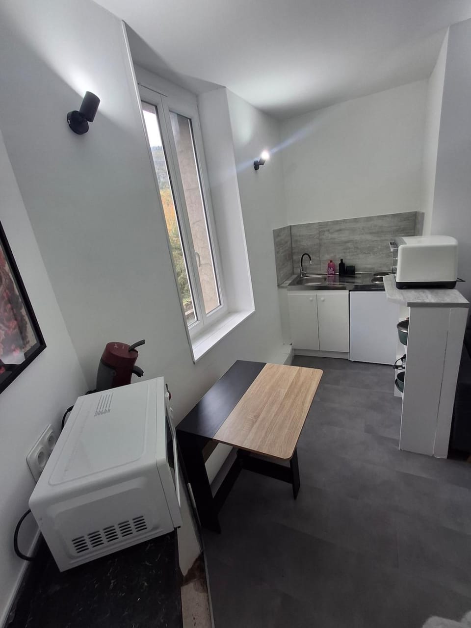 Kitchen or kitchenette, stove