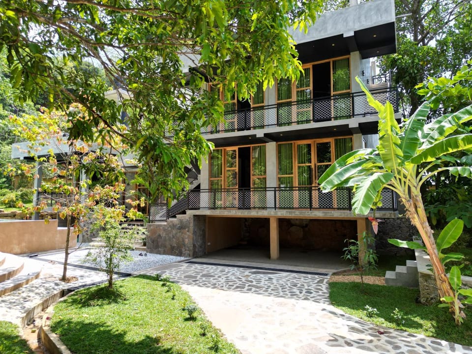 Property building, Day, Garden