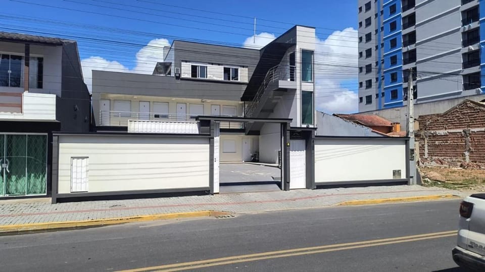 Studio moderno com piscina 350m do mar Apartment hotel in Penha