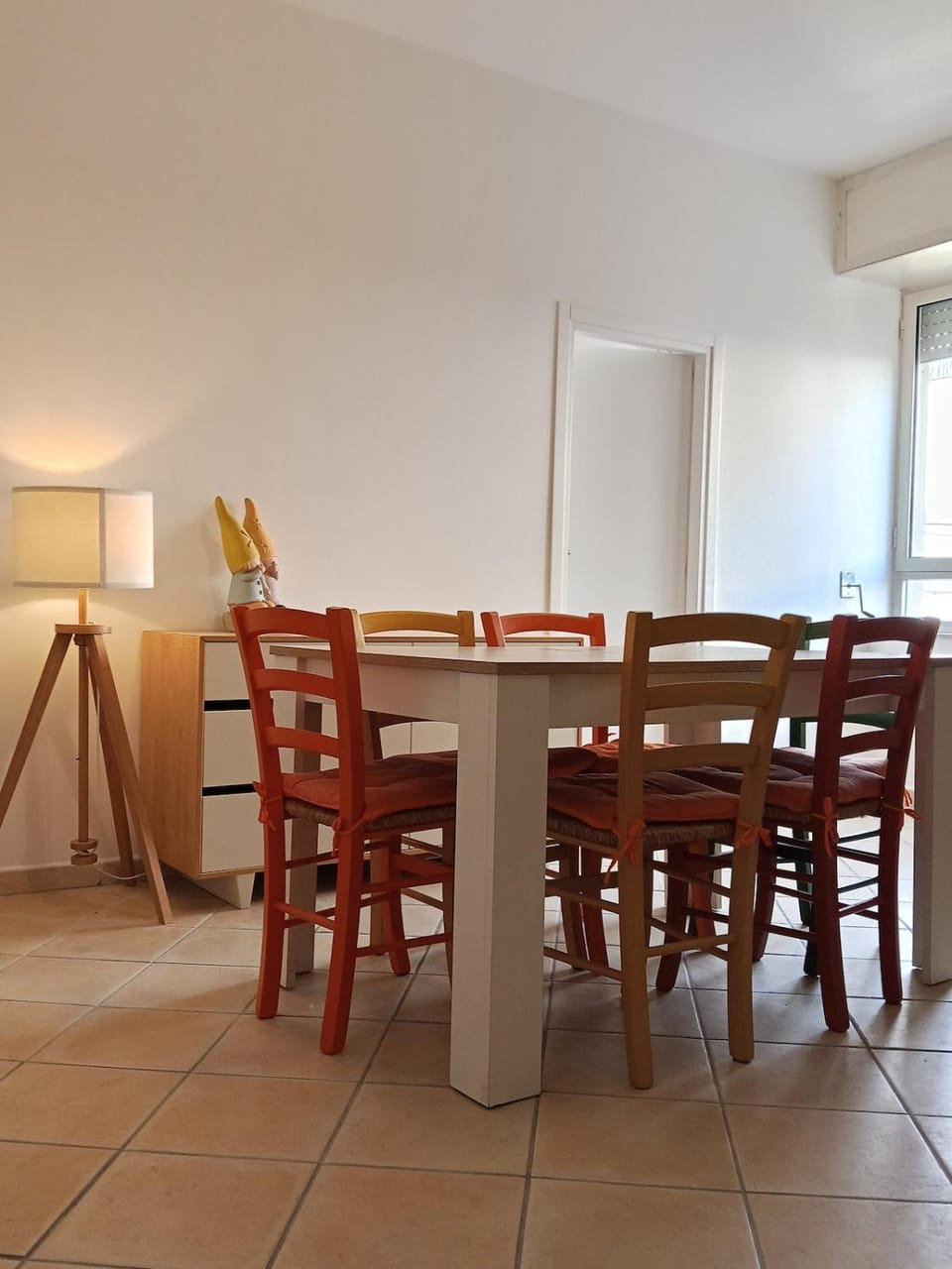 Seating area, Dining area