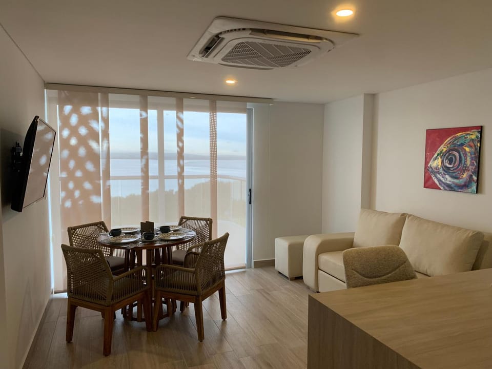 TV and multimedia, Living room, Seating area, Dining area, air conditioner