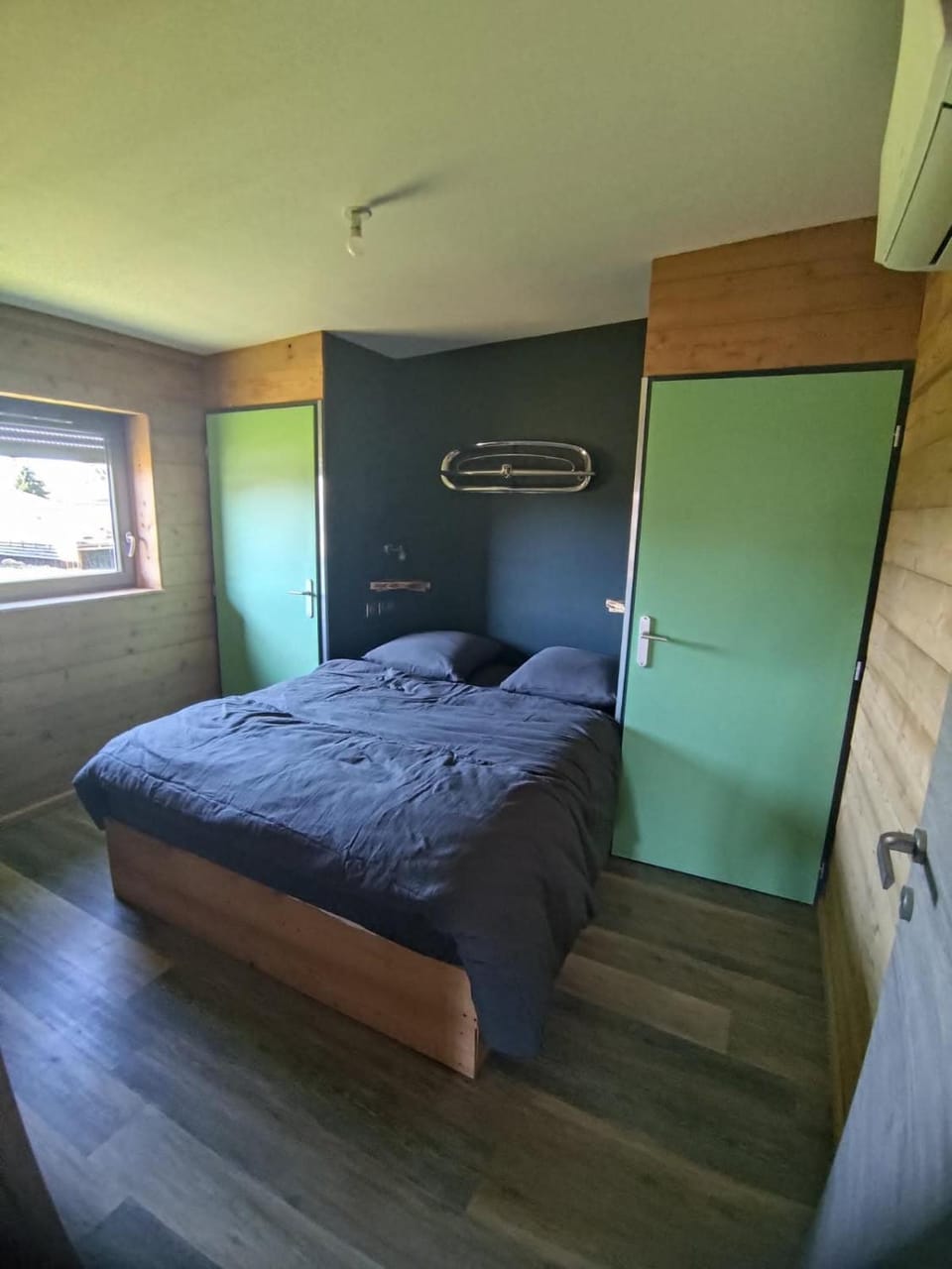 Mechanical cottage, old cars and bikes Apartment in Vosges