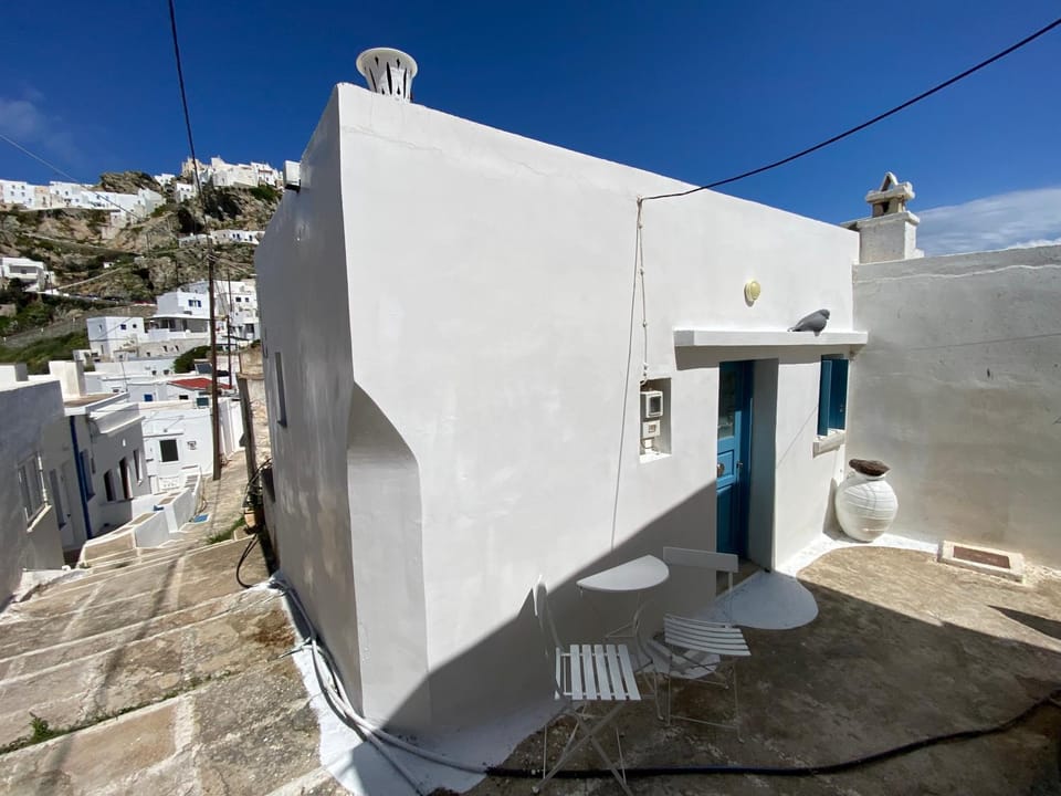 Cyclops House House in Milos
