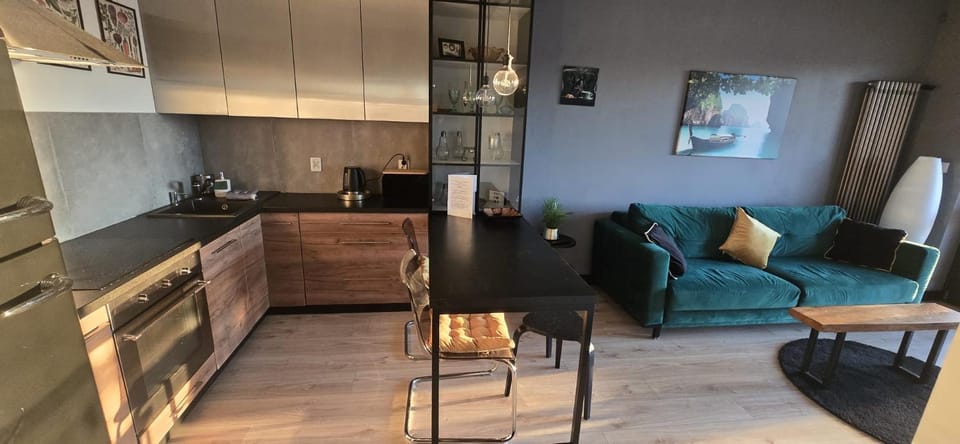 Living room, Seating area, kitchen