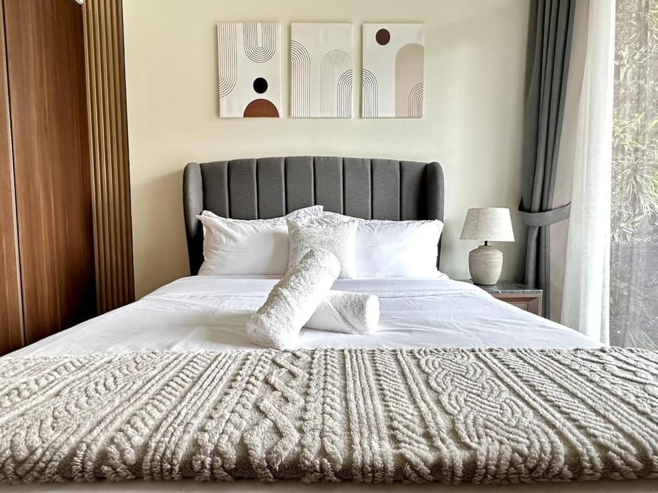 Luxury 2BR with Dubai Canal View Near Burj Khalifa Apartment in Dubai