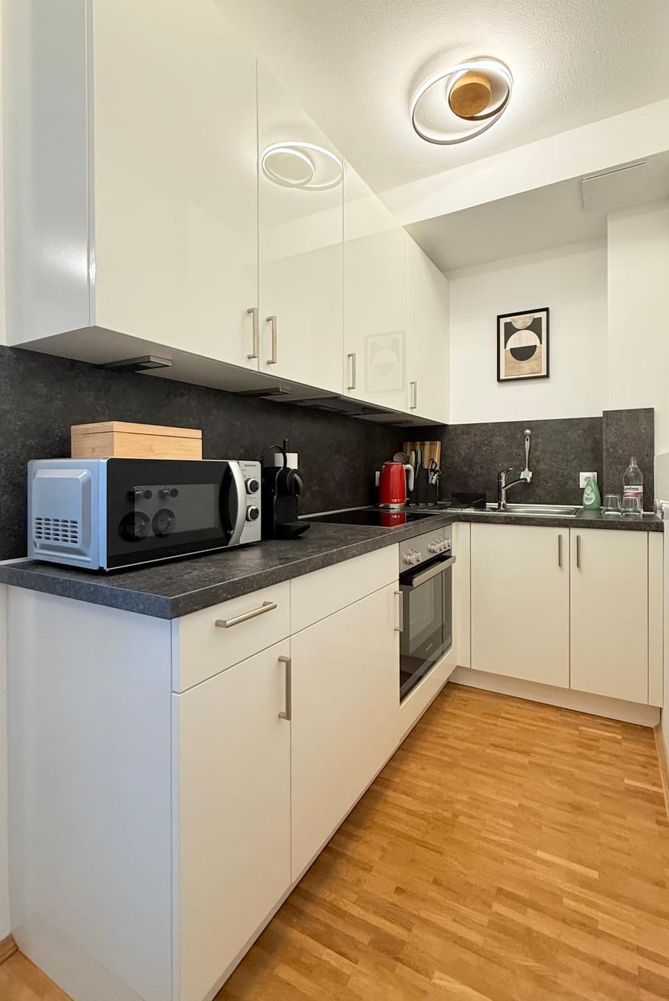Coffee/tea facilities, Kitchen or kitchenette, stove, toaster