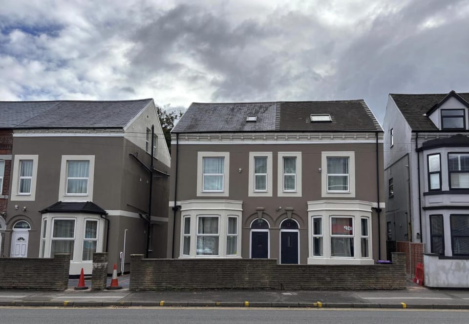 Property building, Street view, Location