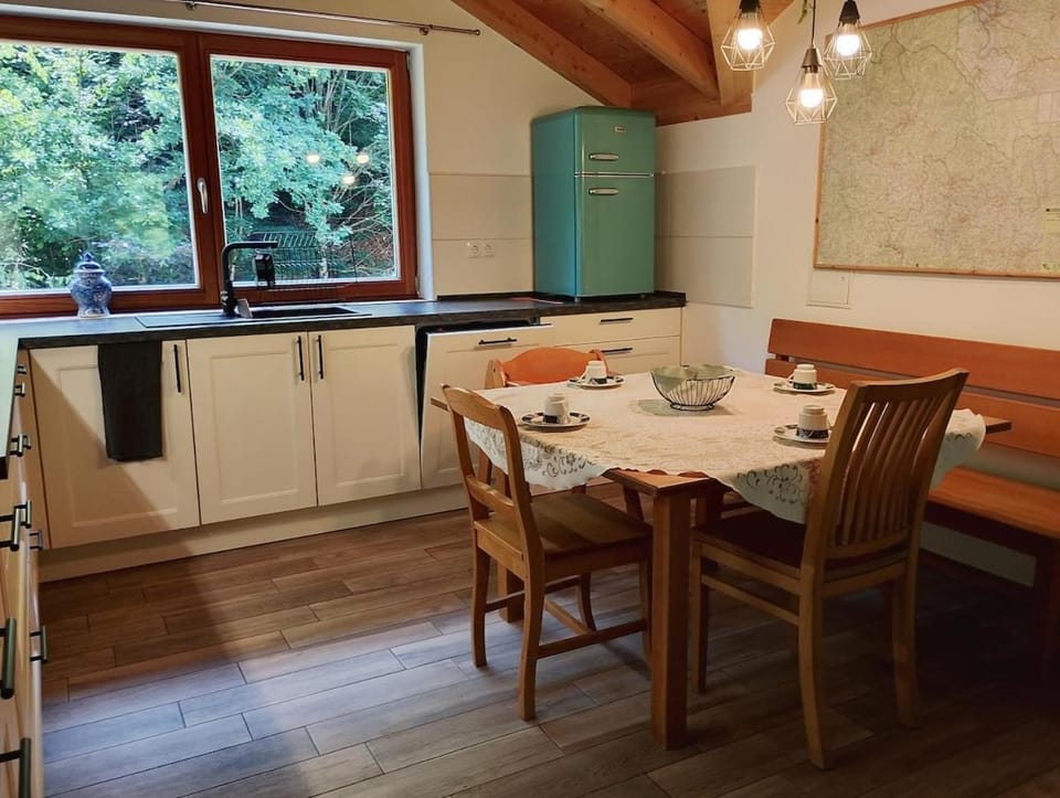 Dining area, kitchen